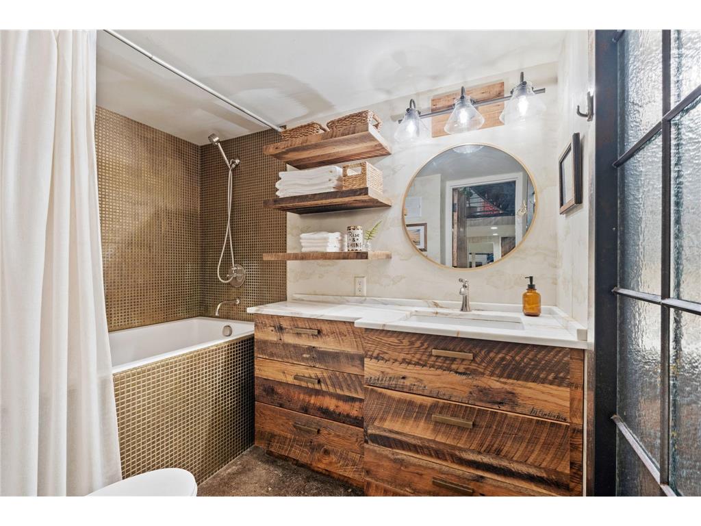 801 Washington Avenue N #121 Minneapolis MN 55401 7021897 image20