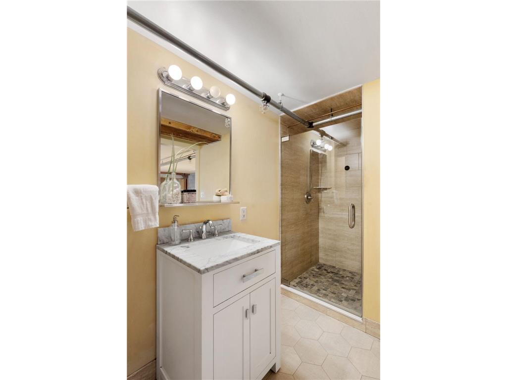 801 Washington Avenue N #221 Minneapolis MN 55401 7036310 image36