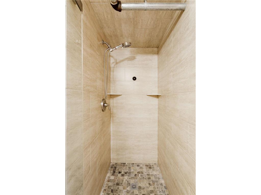 801 Washington Avenue N #221 Minneapolis MN 55401 7036310 image37