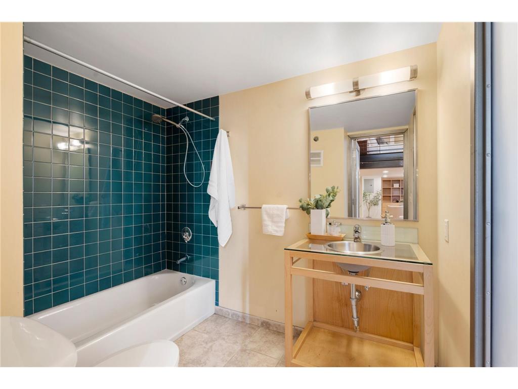 801 Washington Avenue N #221 Minneapolis MN 55401 7036310 image38