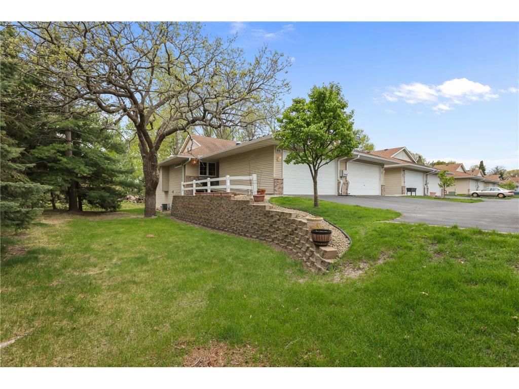 801 White Oak Court New Brighton MN 55112 7070514 image1