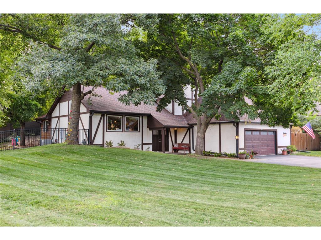 8011 Tierneys Woods Road Bloomington MN 55438 6516070 image1