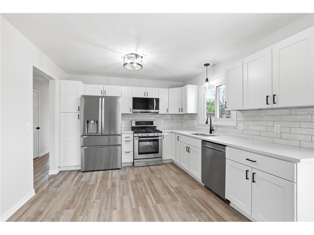 8016 81st Avenue N Brooklyn Park MN 55445 7075528 image1