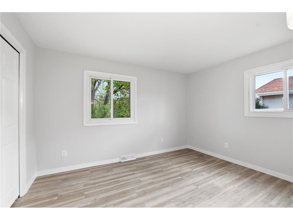 8016 81st Avenue N Brooklyn Park MN 55445 7075528 image12