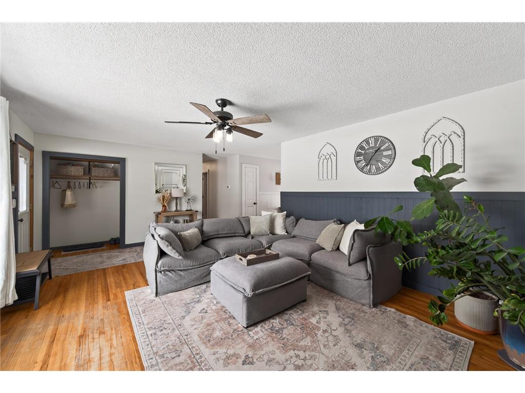 8018 33rd Place N Crystal MN 55427 7013044 image5