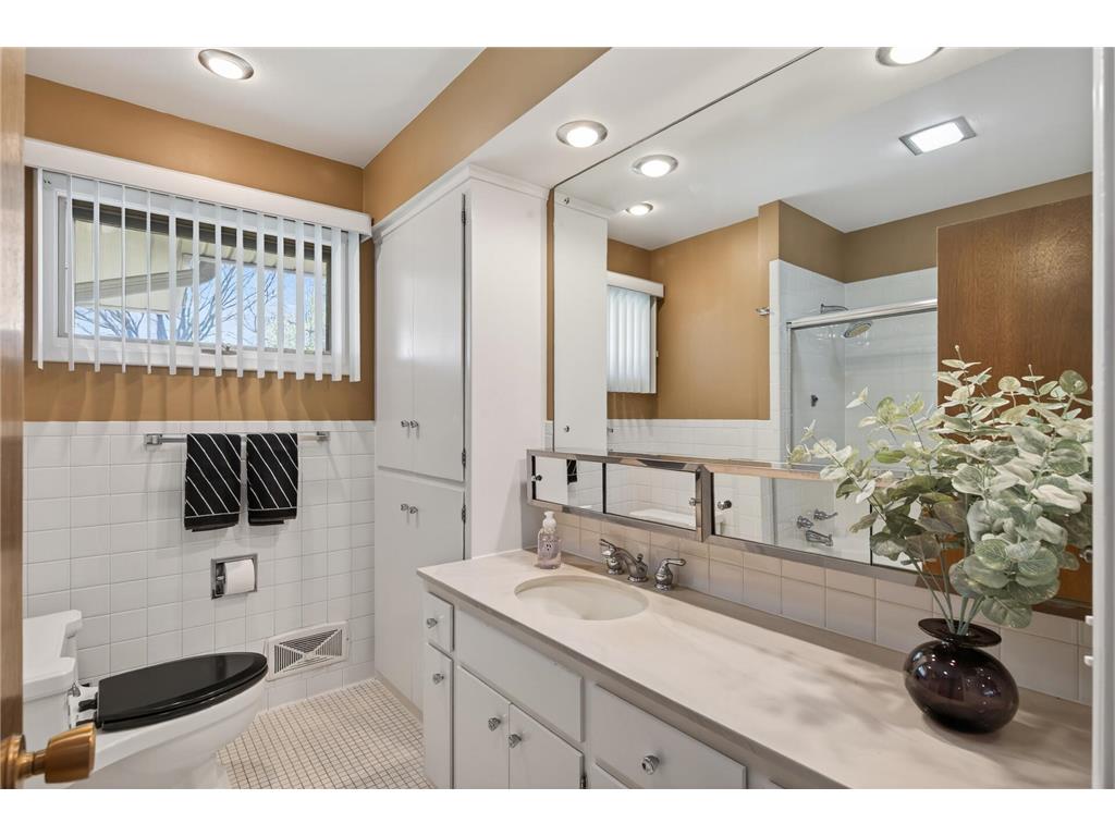 8018 Westwood Hills Drive Saint Louis Park MN 55426 7069444 image22