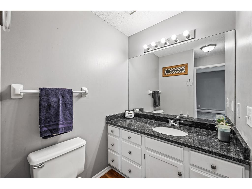 8019 Xerxes Avenue S #202 Bloomington MN 55431 7006453 image20