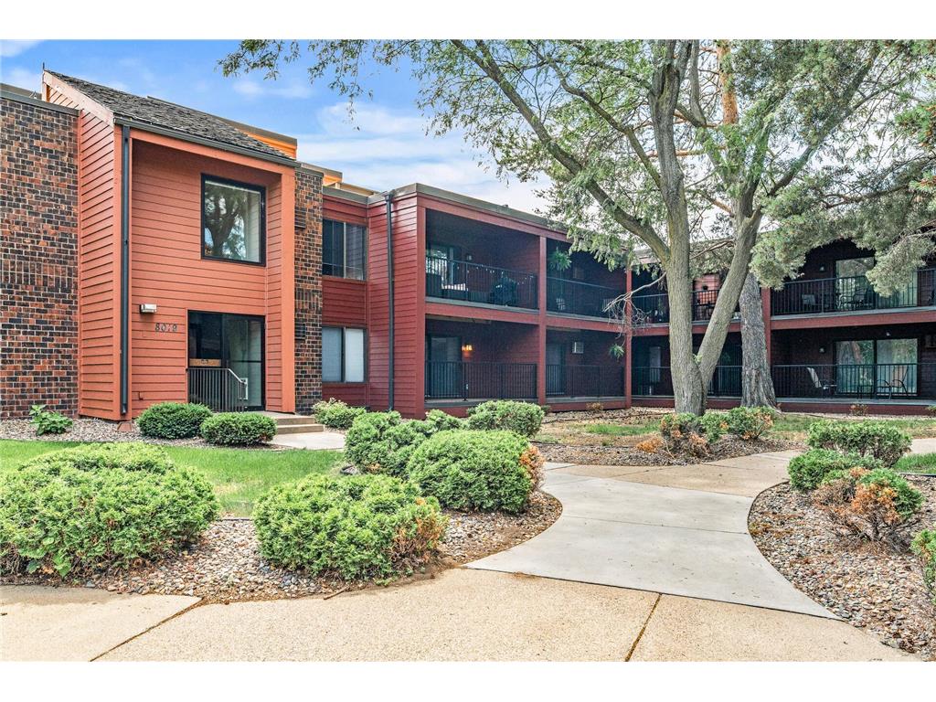 8019 Xerxes Avenue S #202 Bloomington MN 55431 7006453 image26