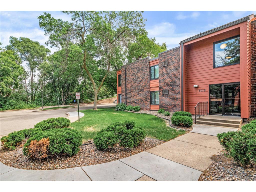 8019 Xerxes Avenue S #202 Bloomington MN 55431 7006453 image27