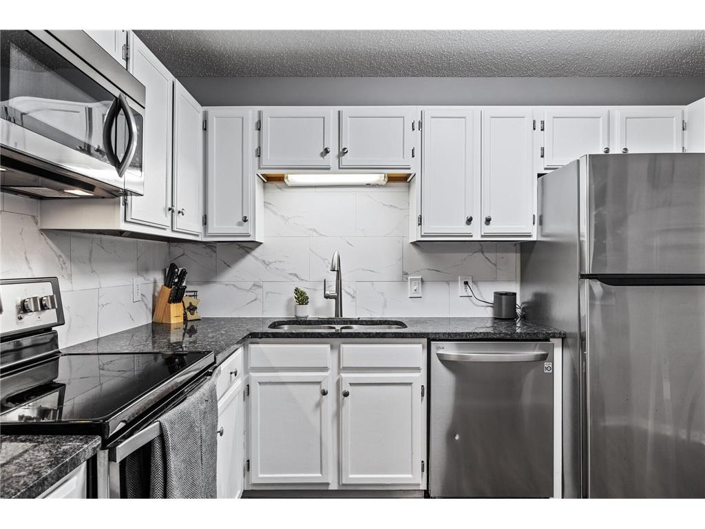 8019 Xerxes Avenue S #202 Bloomington MN 55431 7006453 image3