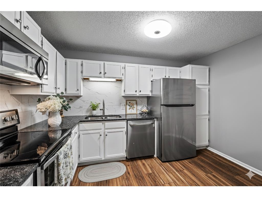 8019 Xerxes Avenue S #202 Bloomington MN 55431 7006453 image5