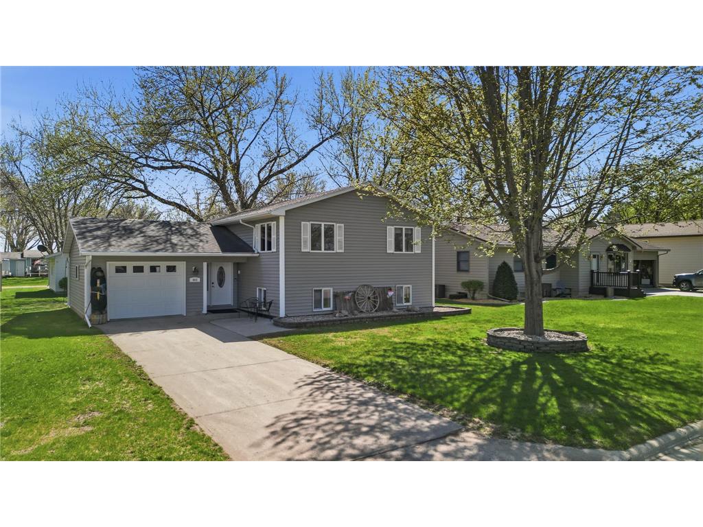802 1st Street SW Madelia MN 56062 7069397 image1