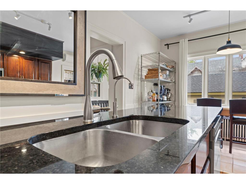 802 Ashland Avenue Saint Paul MN 55104 7070633 image27