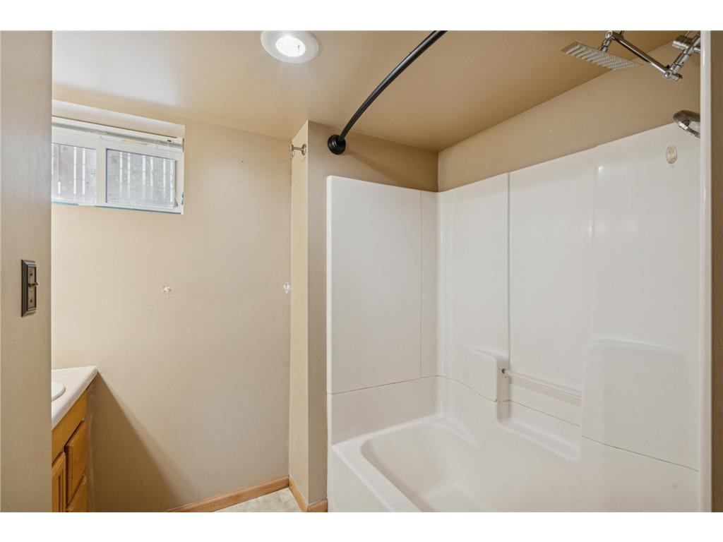 802 Howell Street N Saint Paul MN 55104 7000261 image15