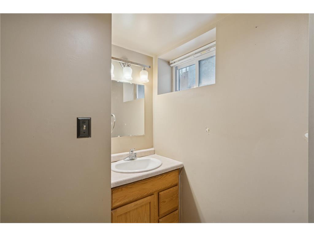 802 Howell Street N Saint Paul MN 55104 7000261 image16