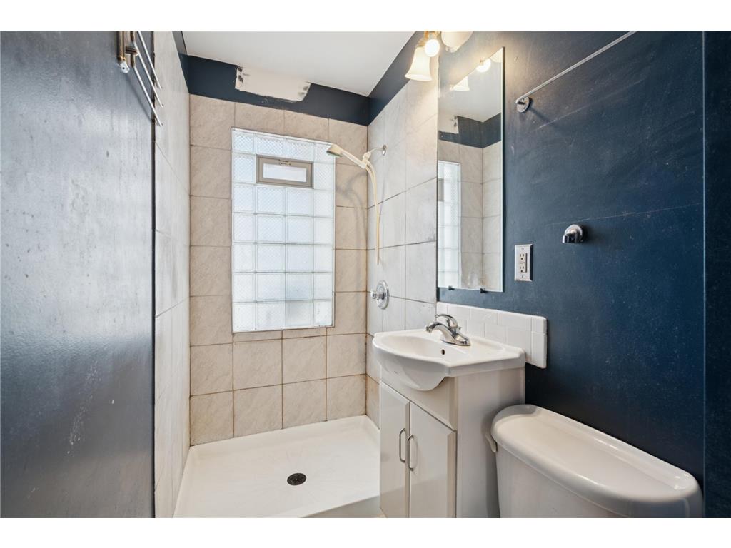 802 Howell Street N Saint Paul MN 55104 7000261 image17