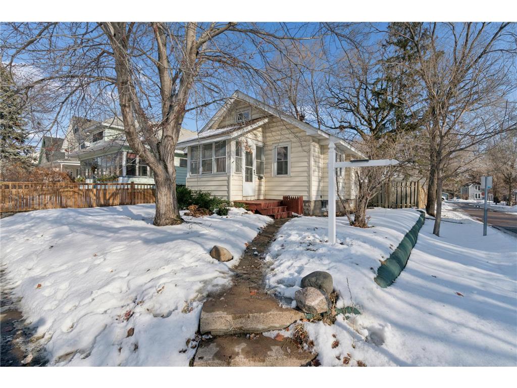 802 Howell Street N Saint Paul MN 55104 7000261 image2