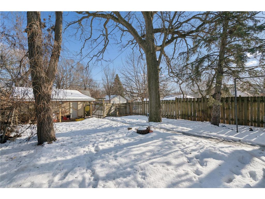 802 Howell Street N Saint Paul MN 55104 7000261 image24