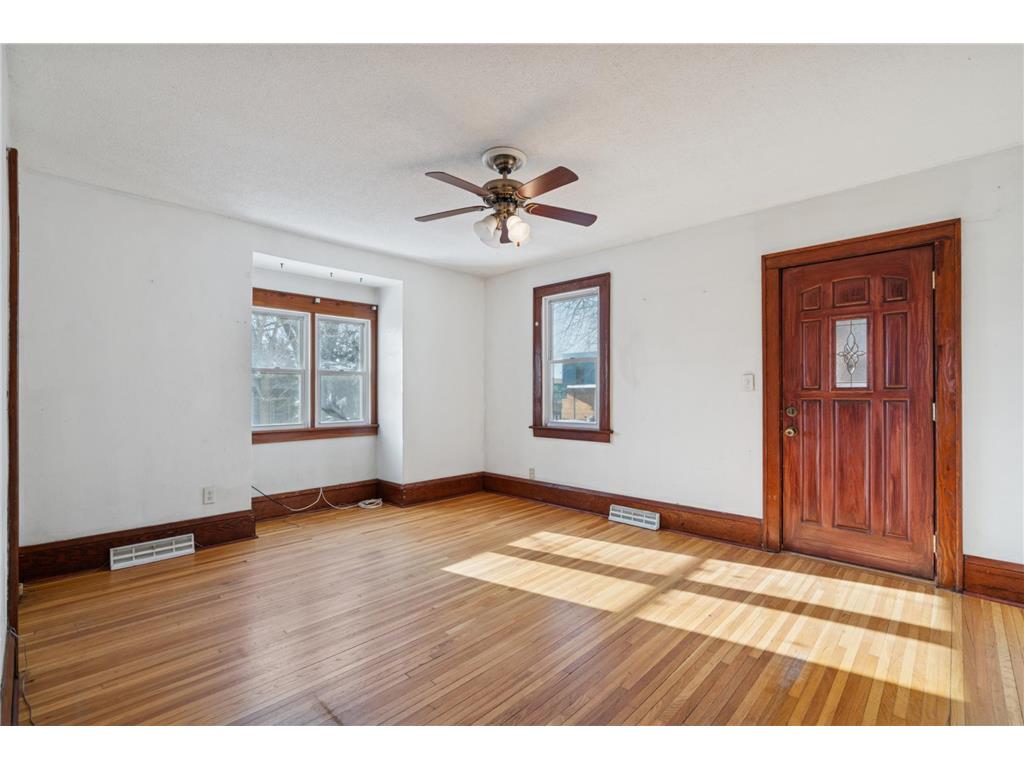 802 Howell Street N Saint Paul MN 55104 7000261 image5