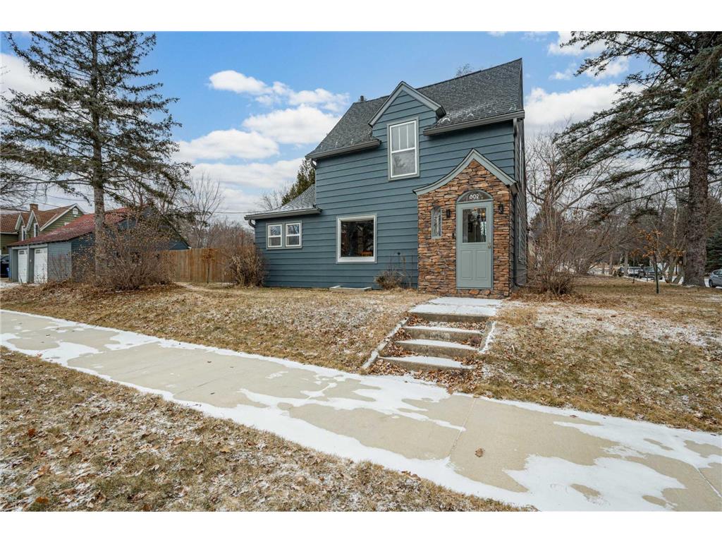 802 NE 2nd Avenue Grand Rapids MN 55744 6495889 image1