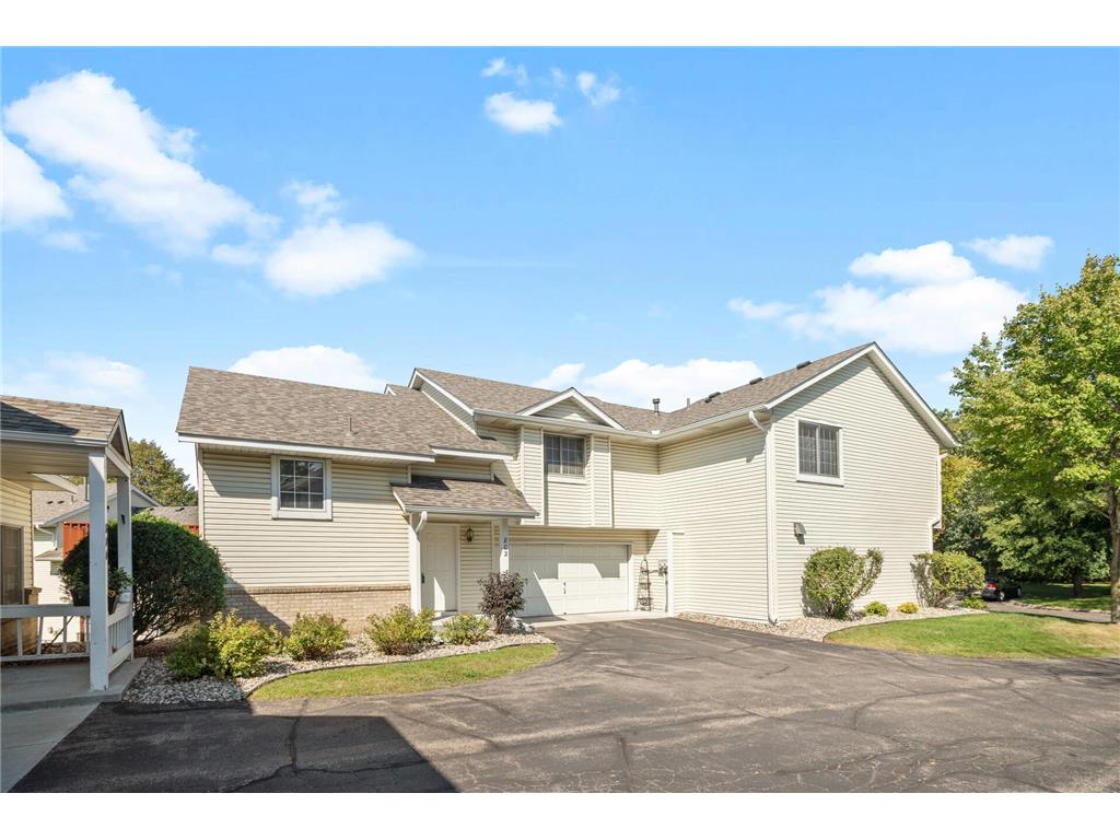 802 Wescott Square, Eagan, MN 55123 MLS 6263359 Edina Realty