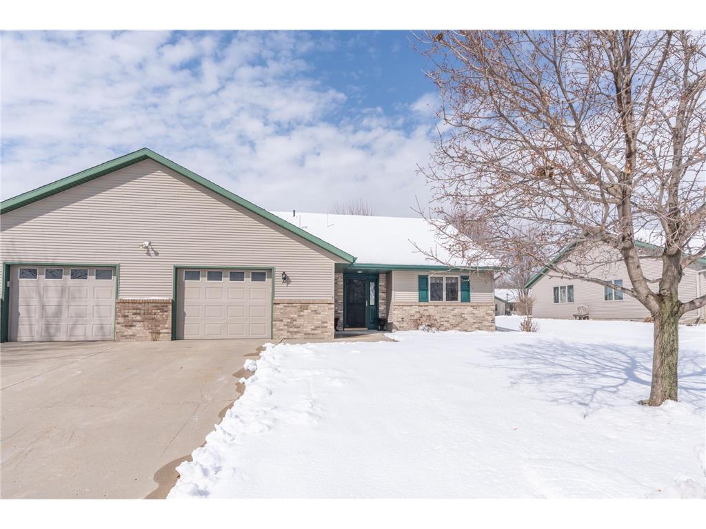 802 Westland Street New London MN 56273 6698851 image1