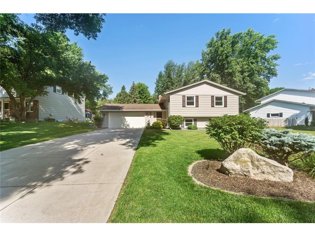 8020 Cheyenne Avenue, Chanhassen, MN 55317 MLS 6224200 Edina Realty