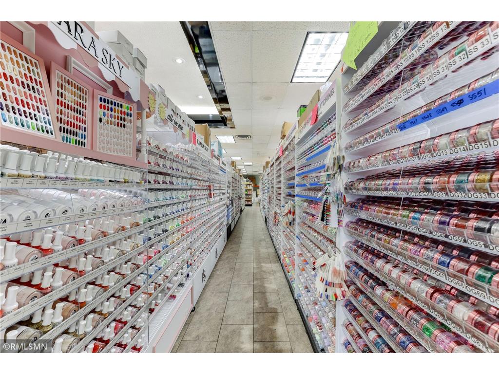 8024 Brooklyn Boulevard Brooklyn Park MN 55445 6613911 image1