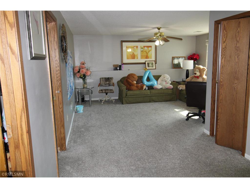 8024 James Avenue N Brooklyn Park MN 55444 7060372 image15