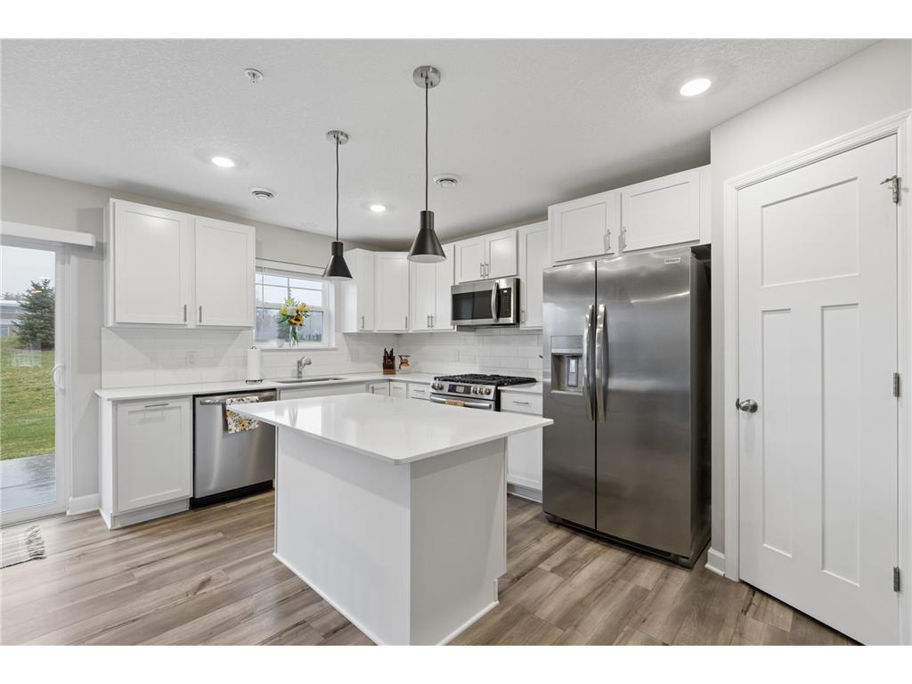 8025 150th Place NW Anoka MN 55303 7062154 image8