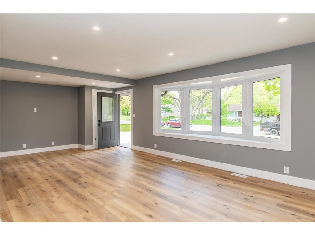 8025 W 26th Street Saint Louis Park MN 55426 7062837 image8