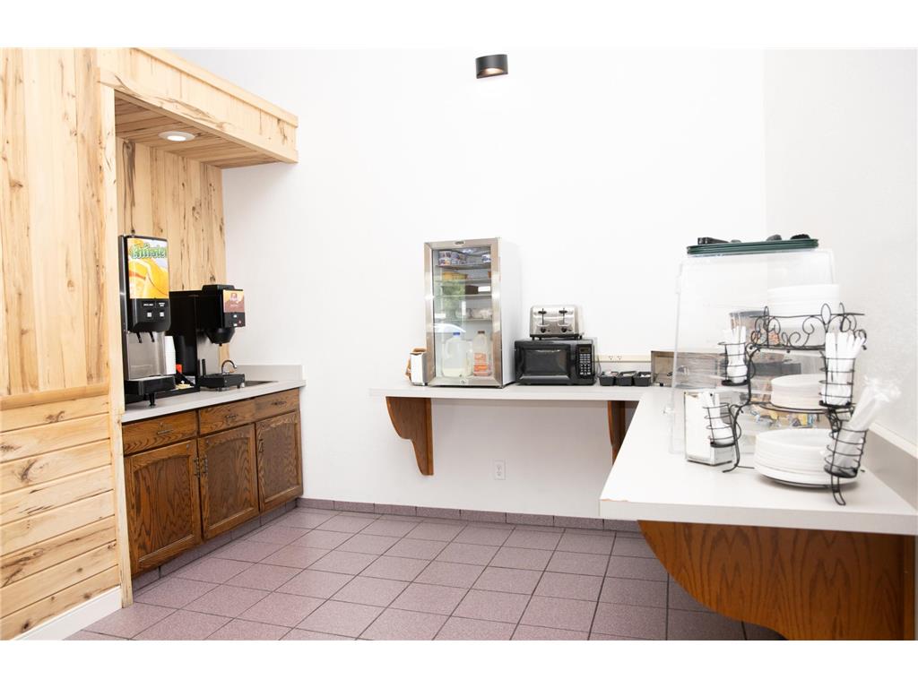 803 Main Street W Baudette MN 56623 7090622 image11