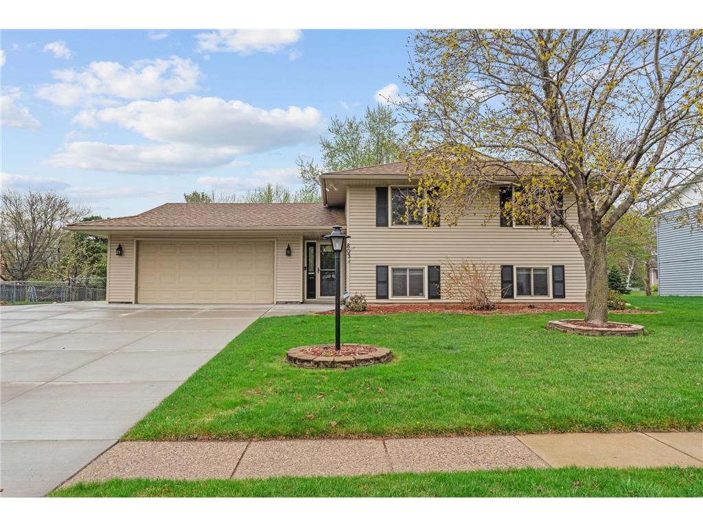 803 Newell Drive Apple Valley MN 55124 7061809 image1