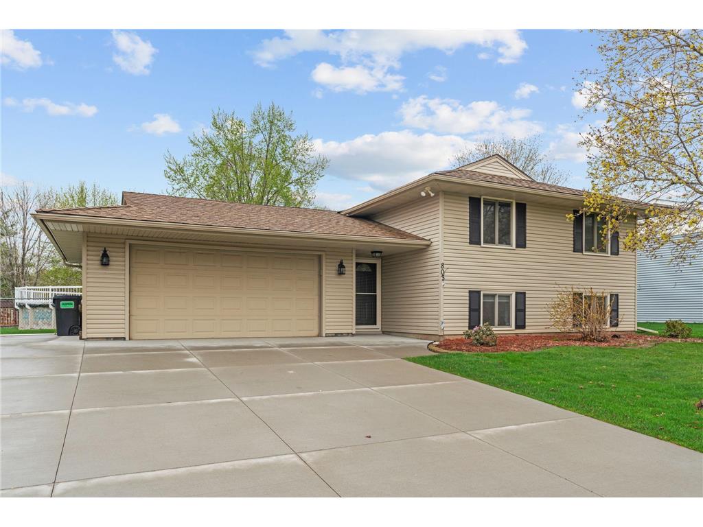 803 Newell Drive Apple Valley MN 55124 7061809 image2