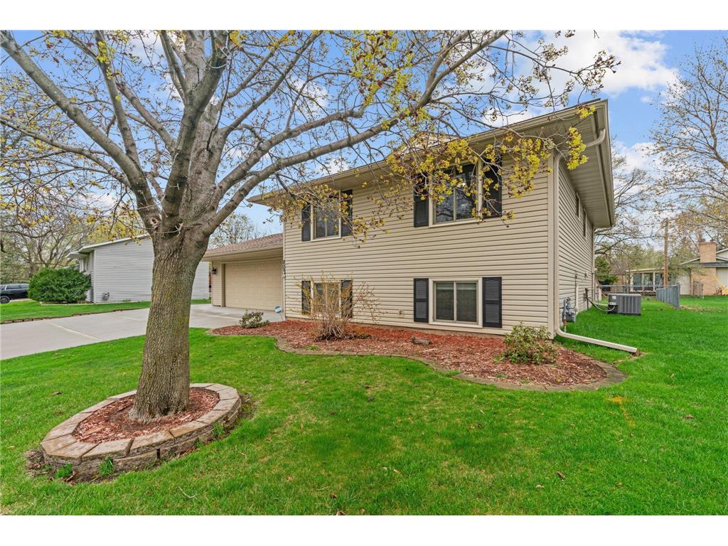 803 Newell Drive Apple Valley MN 55124 7061809 image4