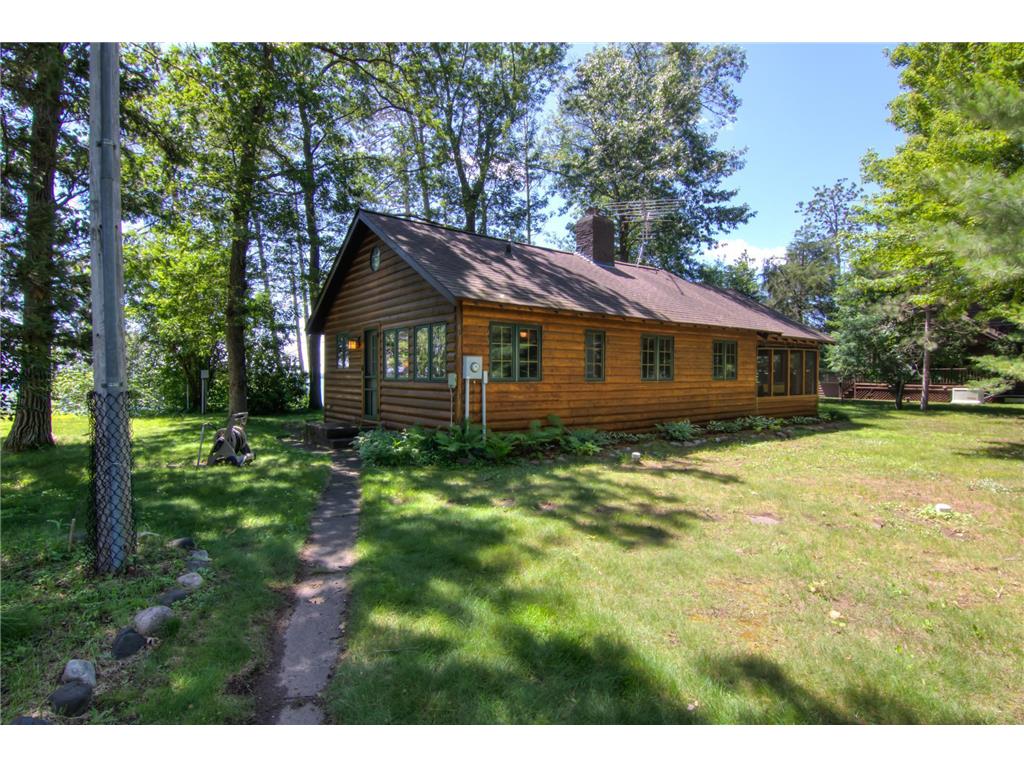 8031 Park Street Oakland WI 54830 - Yellow 6746579 image1