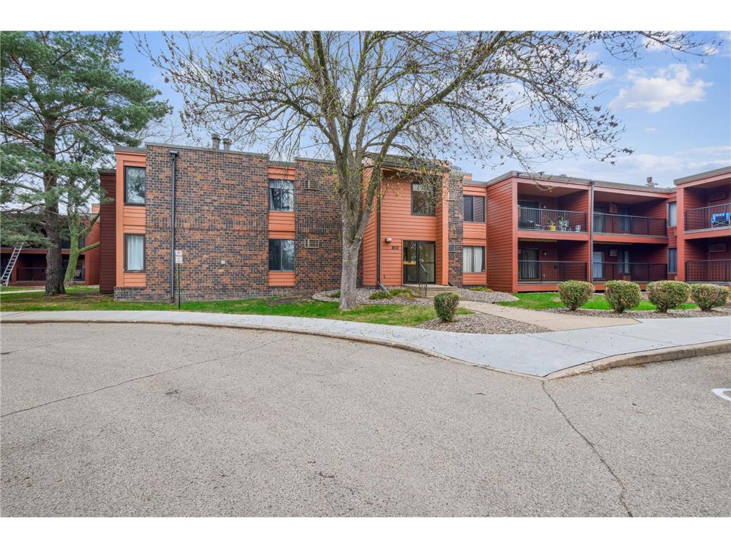 8031 Xerxes Avenue S #225 Bloomington MN 55431 6732111 image1