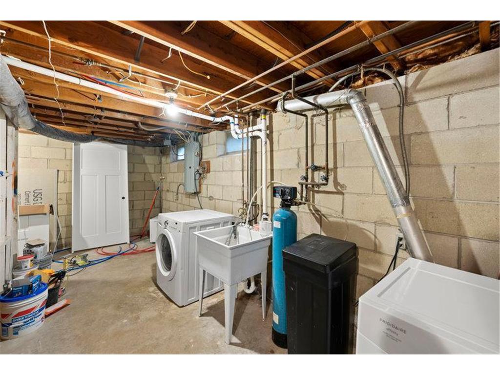 8033 Georgia Avenue N Brooklyn Park MN 55445 6759084 image27