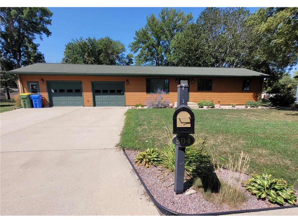 804 6th Avenue SE Pipestone MN 56164 6421688 image1