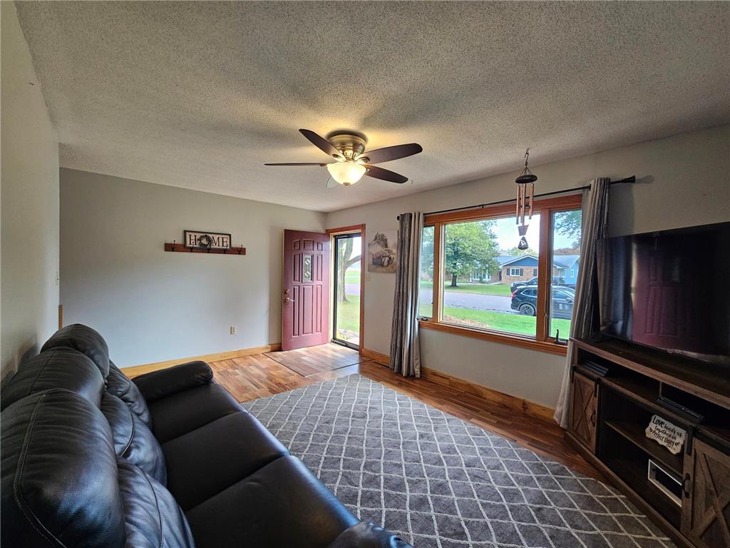 804 6th Avenue SE Pipestone MN 56164 6805596 image7