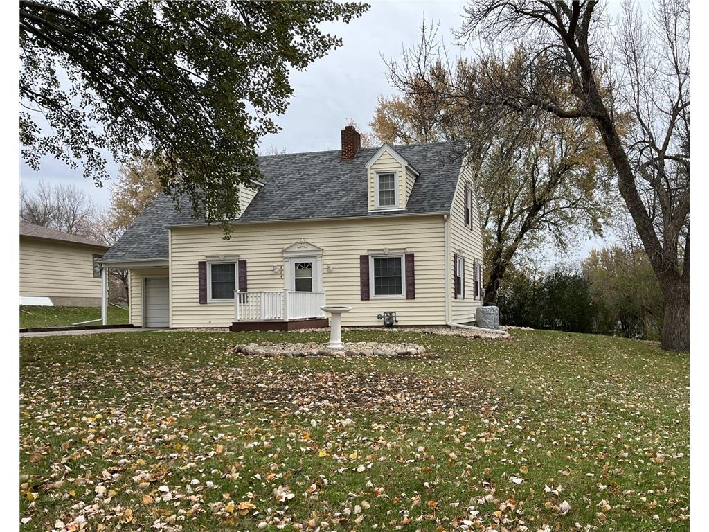 804 6th Street Windom MN 56101 6455912 image1