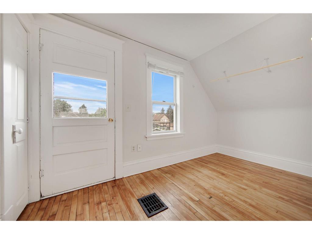 804 Hawthorne Avenue E Saint Paul MN 55106 6822601 image31