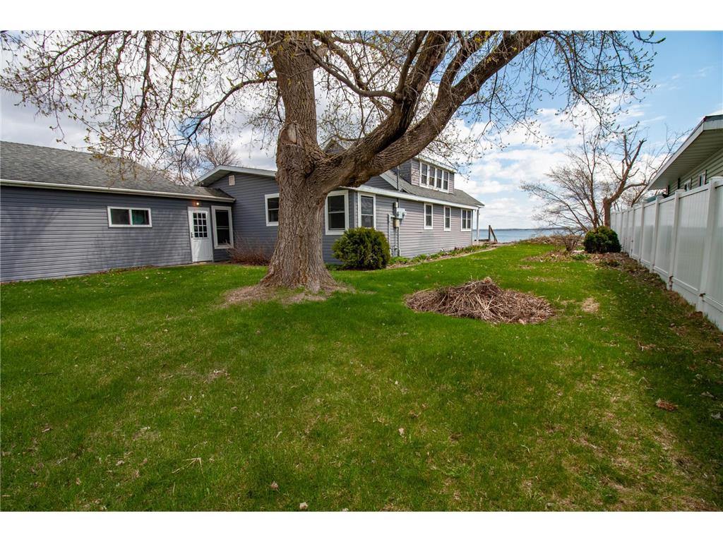 804 Lake Shore Drive Battle Lake MN 56515 - West Battle 7064088 image23