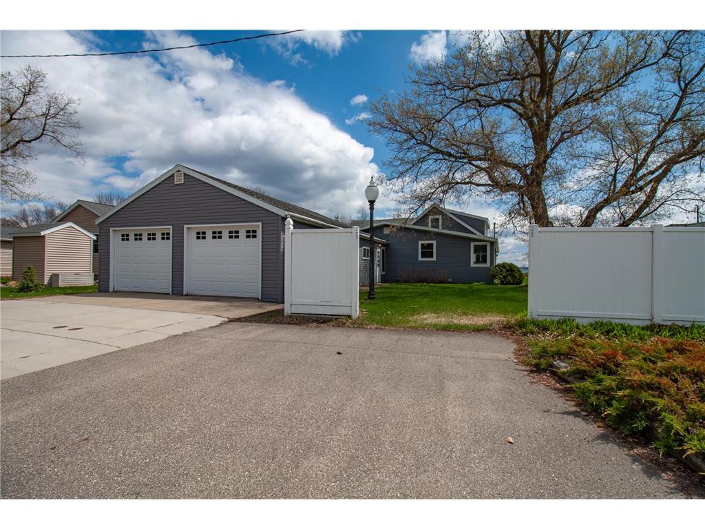 804 Lake Shore Drive Battle Lake MN 56515 - West Battle 7064088 image24