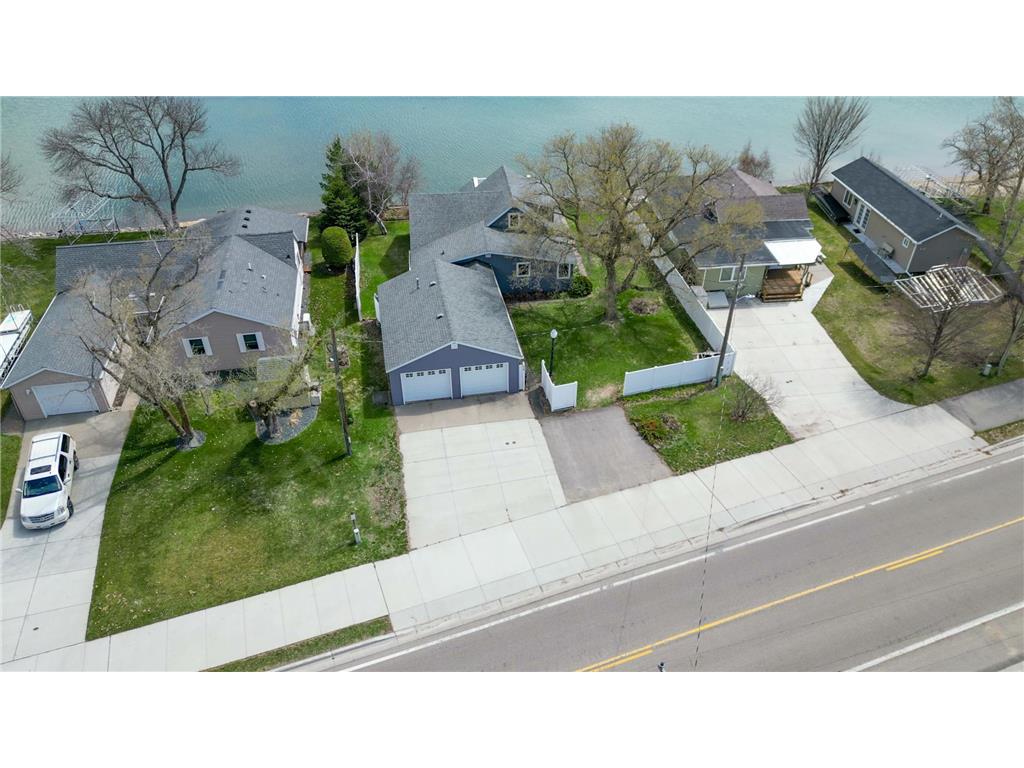 804 Lake Shore Drive Battle Lake MN 56515 - West Battle 7064088 image3
