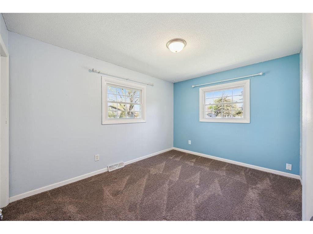 8040 Xenia Avenue N Brooklyn Park MN 55443 7009900 image11