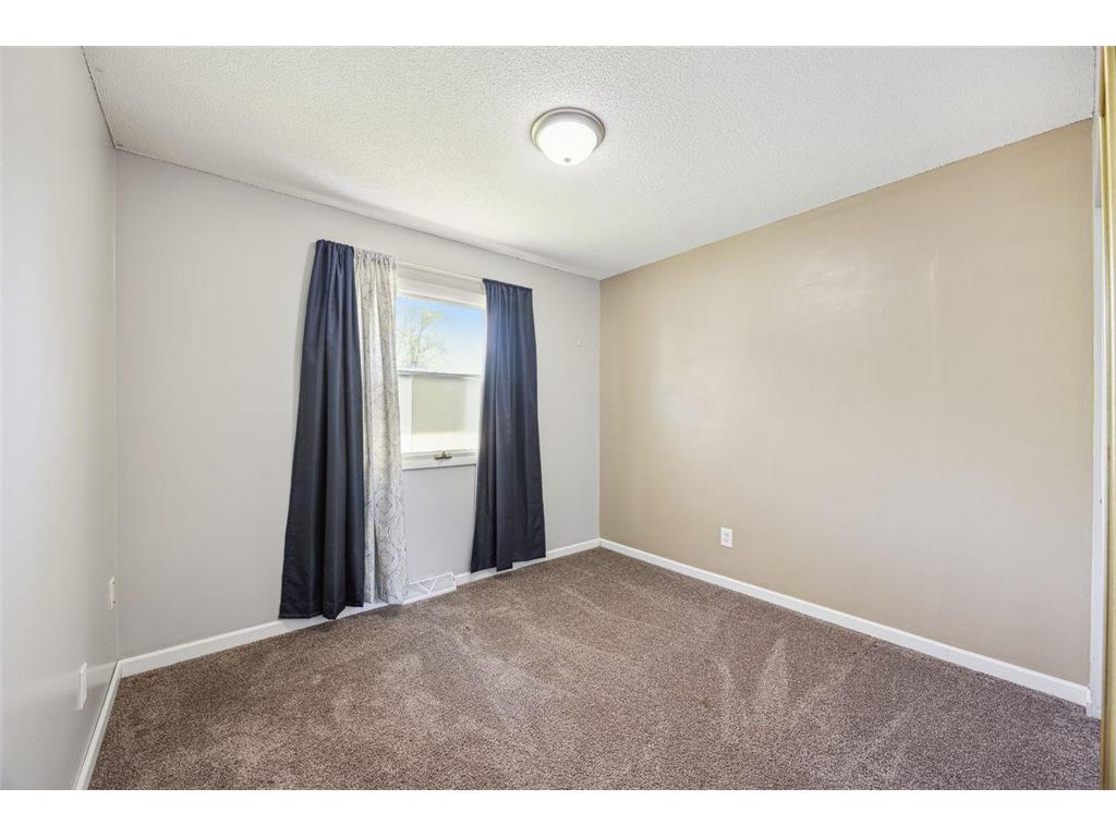 8040 Xenia Avenue N Brooklyn Park MN 55443 7009900 image12