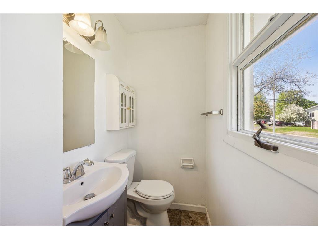 8040 Xenia Avenue N Brooklyn Park MN 55443 7009900 image15