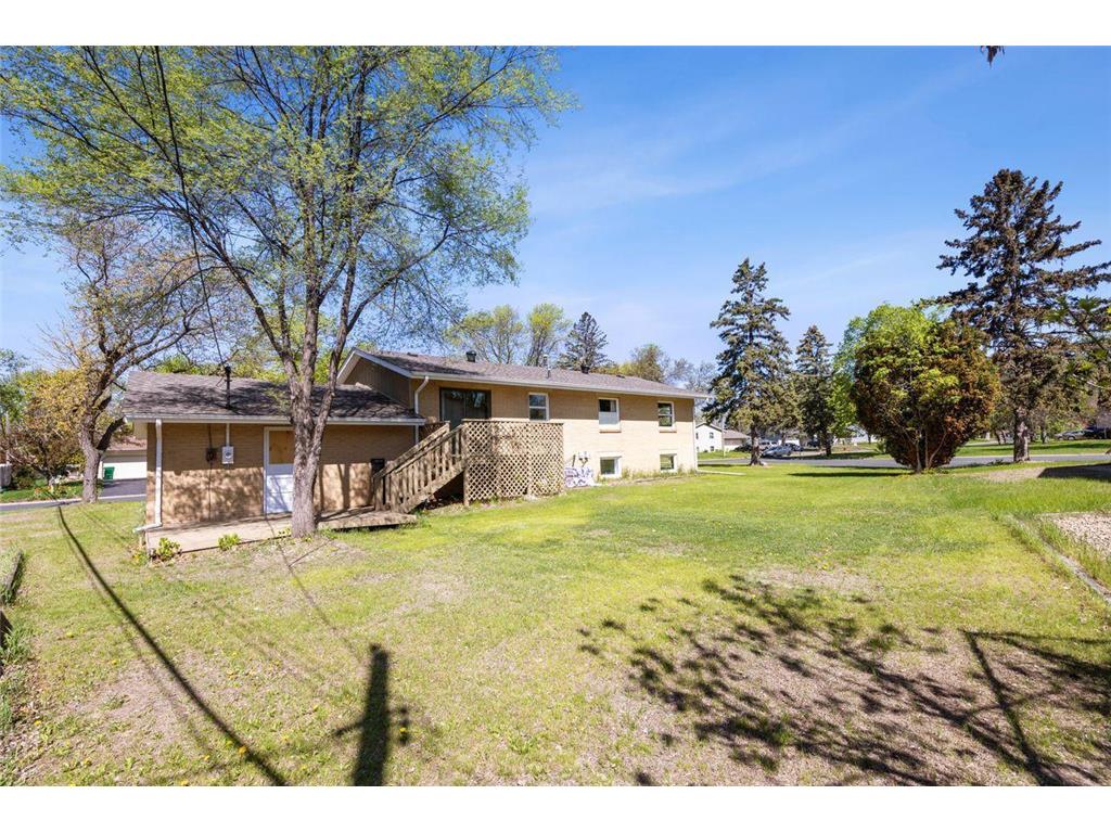 8040 Xenia Avenue N Brooklyn Park MN 55443 7009900 image20