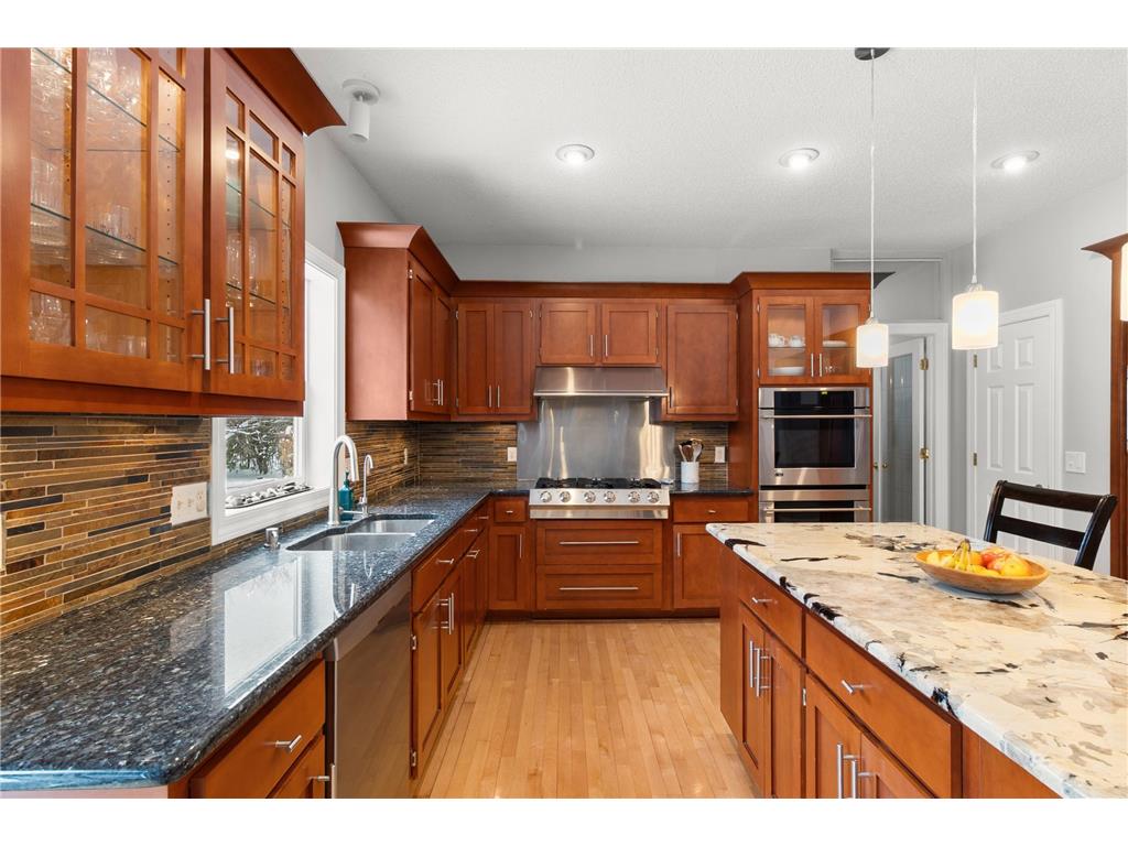 8048 Marsh Creek Alcove Woodbury MN 55125 6826073 image13